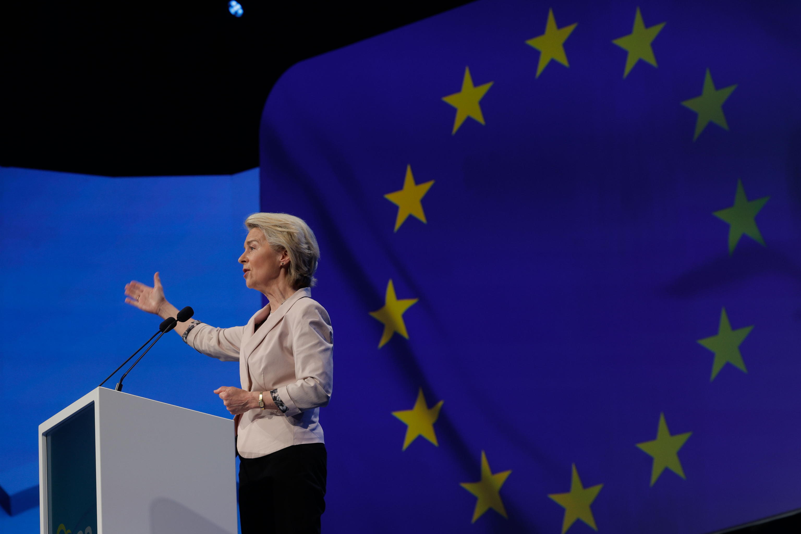 La “dittatura militare” di Bruxelles