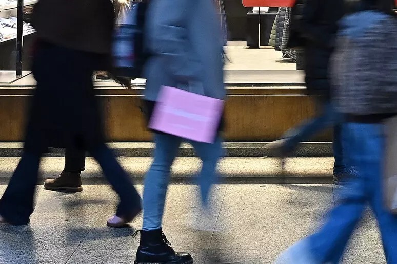 Rapporto Univ-Censis, 4 italiani su 10 hanno paura ad uscire di casa