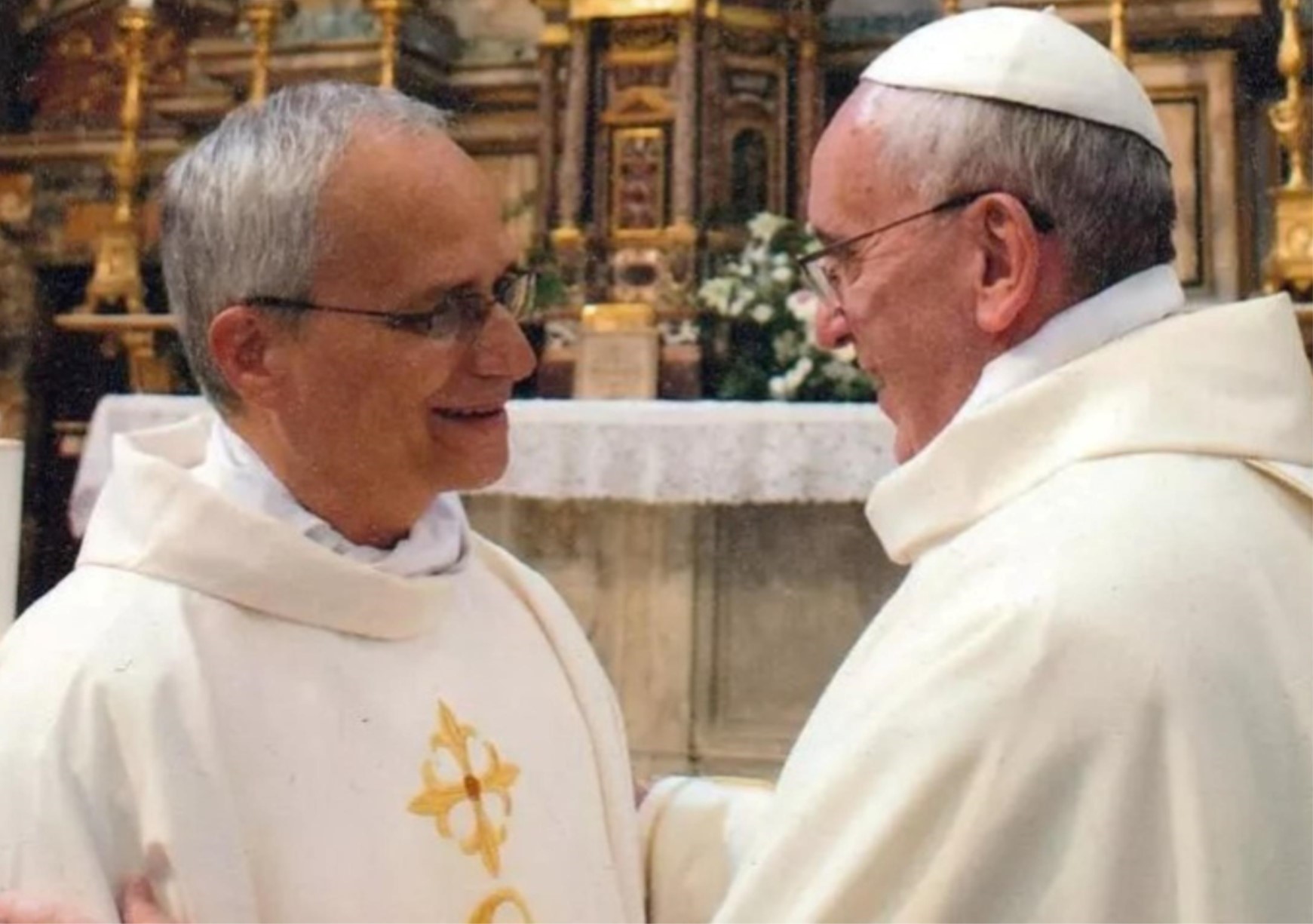 Due Papi a confronto: Francesco e Leone XIV