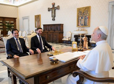 Papa Leone XIV e JD Vance, confronto su conflitti e diritti umanitari