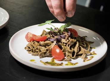 La guerra tirannica ed egoistica al cibo da parte dell’attivismo climatico