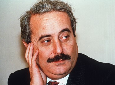 Capaci, 33 anni dopo: Mattarella e Meloni ricordano Falcone