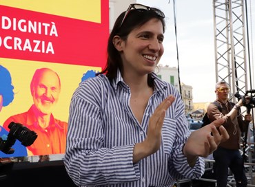 Elly Schlein si dimetta