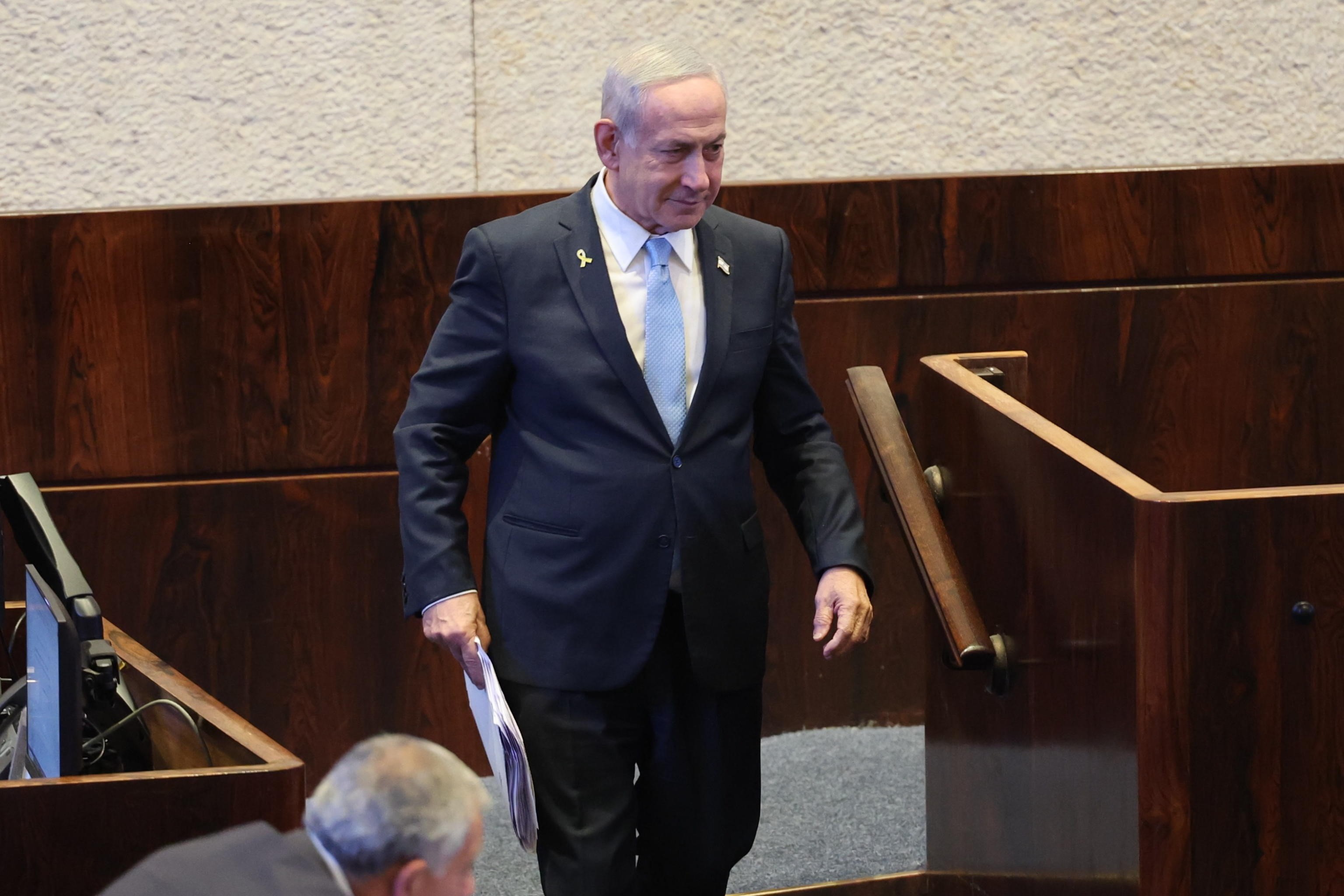 Israele attacca l’Iran, raid sui siti nucleari