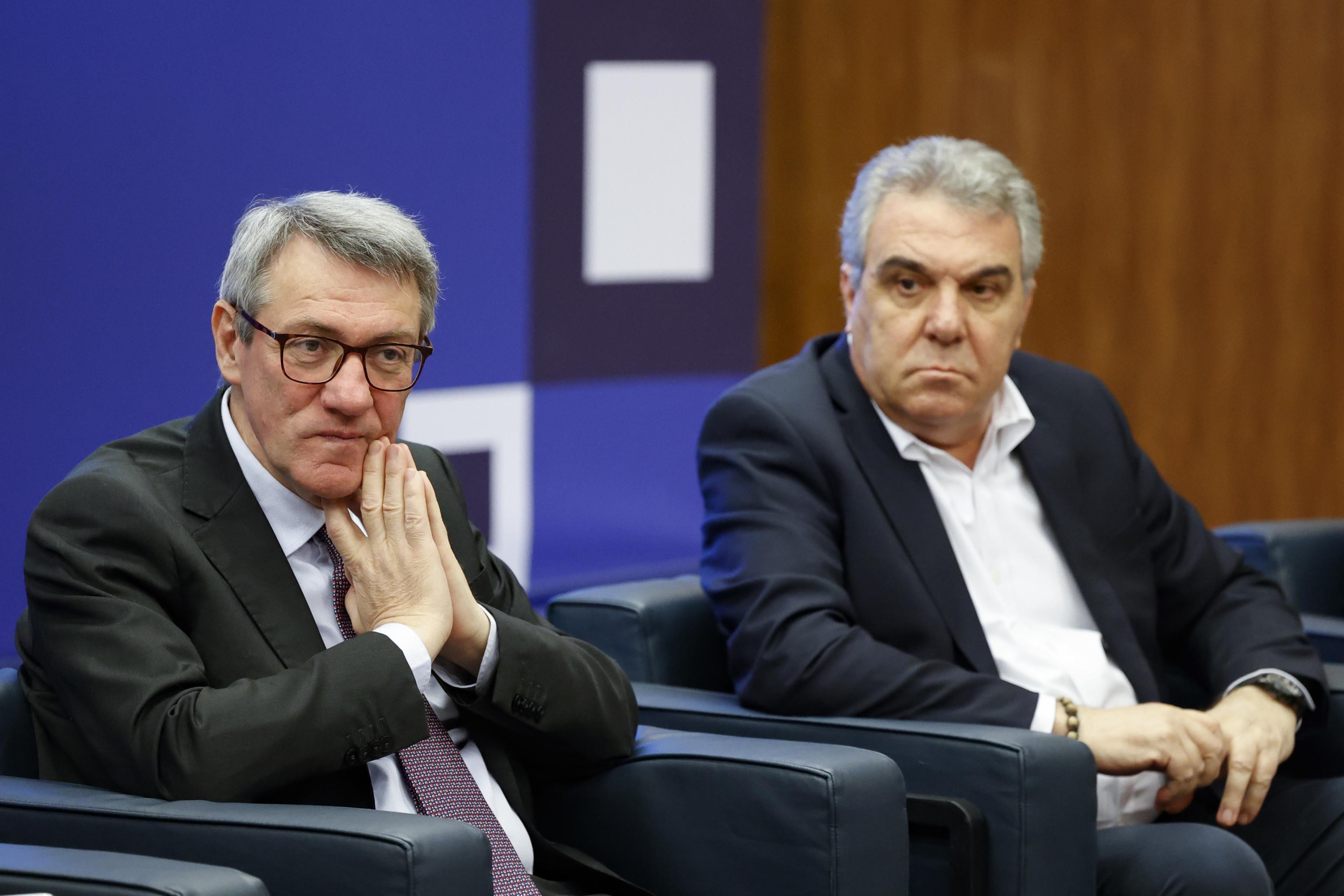 Destini diversi per due sindacalisti