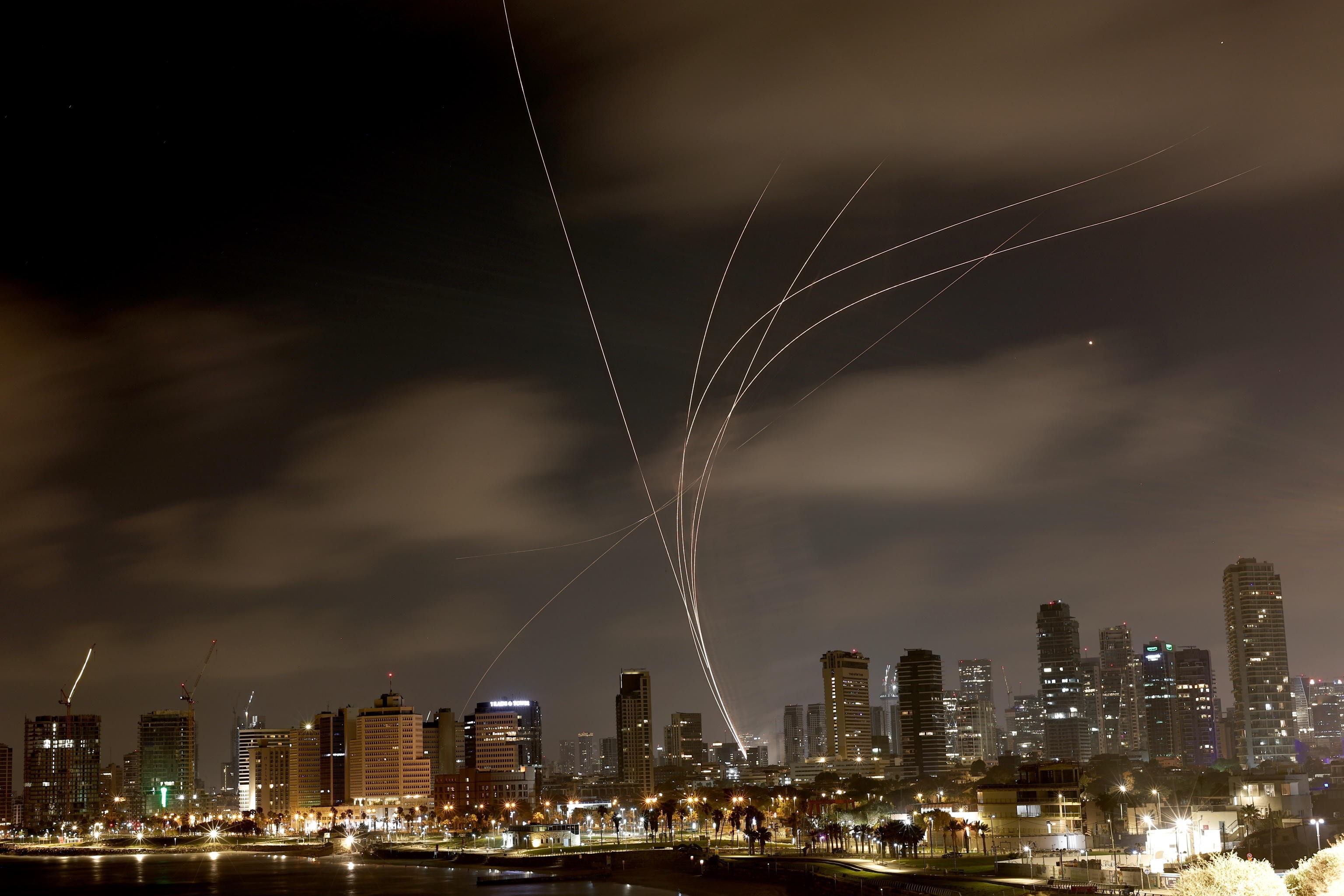 L’Iran usa missili ipersonici, “la battaglia ha inizio”