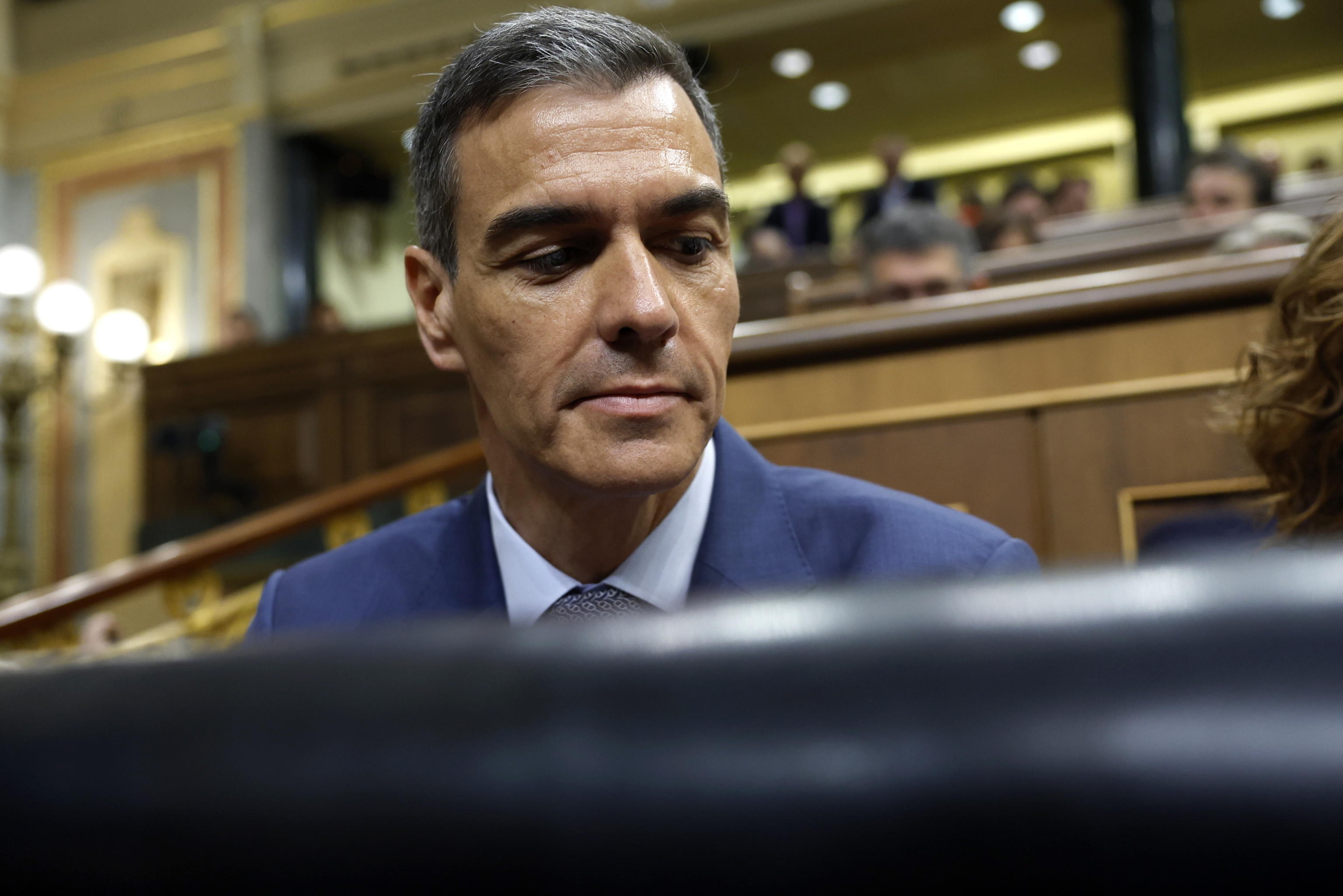 Sánchez: un “lupo a capo di un branco corrotto”