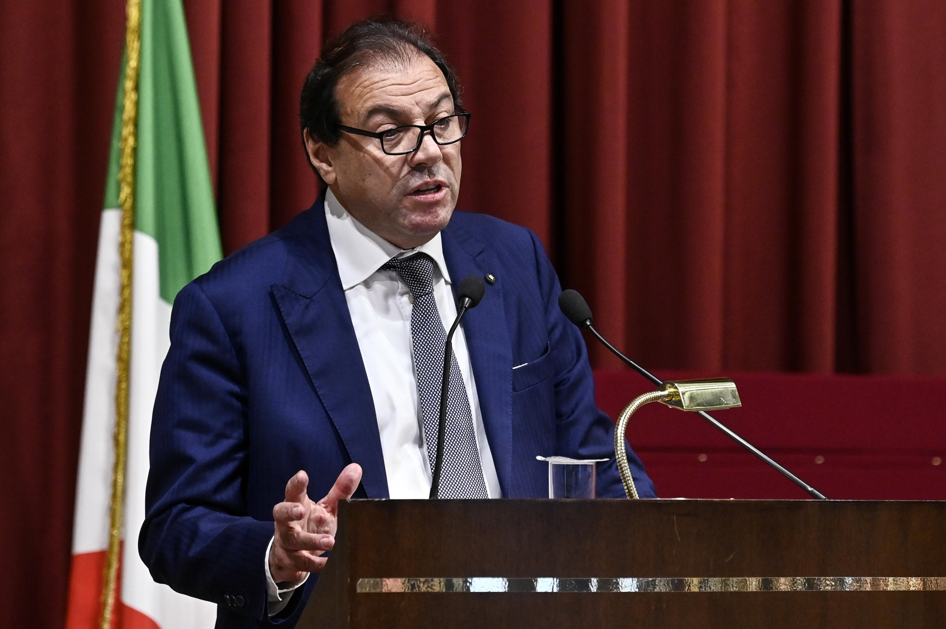 Leo: “Nessun derby su rottamazione e Irpef, Governo unito”