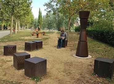 Come arredare un parco pubblico e creare uno spazio di comunità