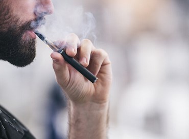 Il proibizionismo non salverà né i fumatori né l’ambiente né le casse dell’Ue