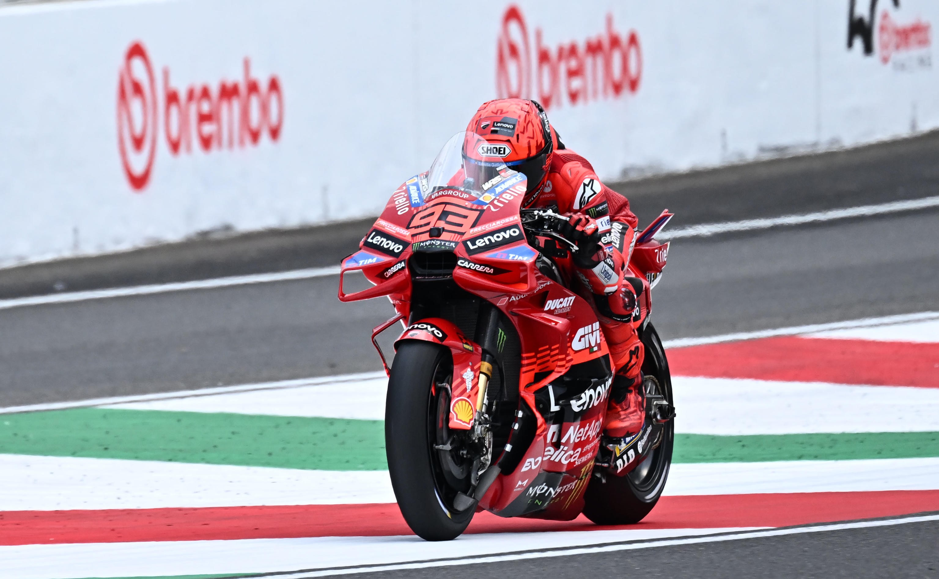 Il casco “intelligente” di Lenovo fa volare la Ducati