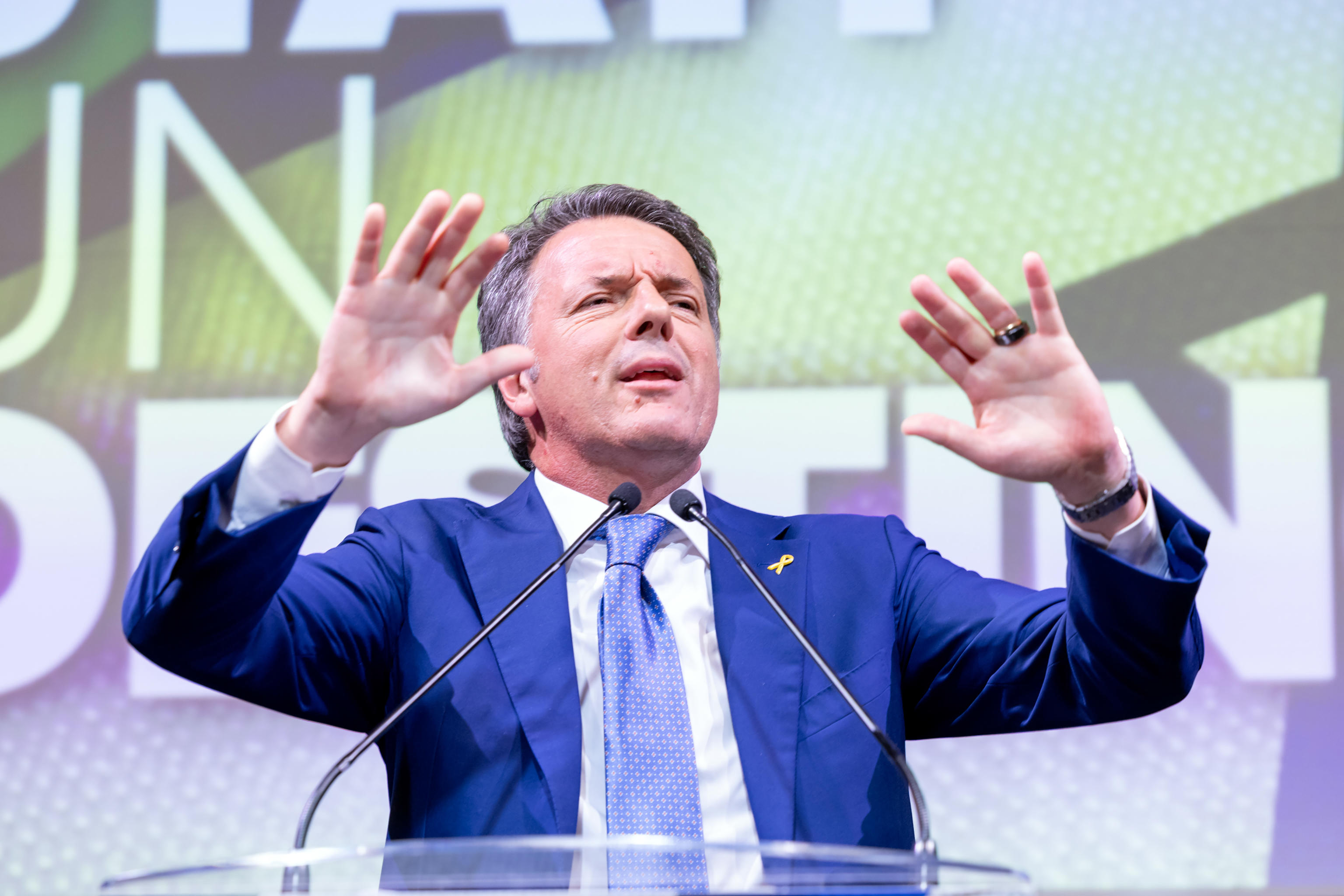Renzi cambia ancora idea: “Torno alle Feste dell’Unità”