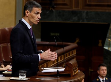 Scandali in Spagna, niente dimissioni per Sánchez