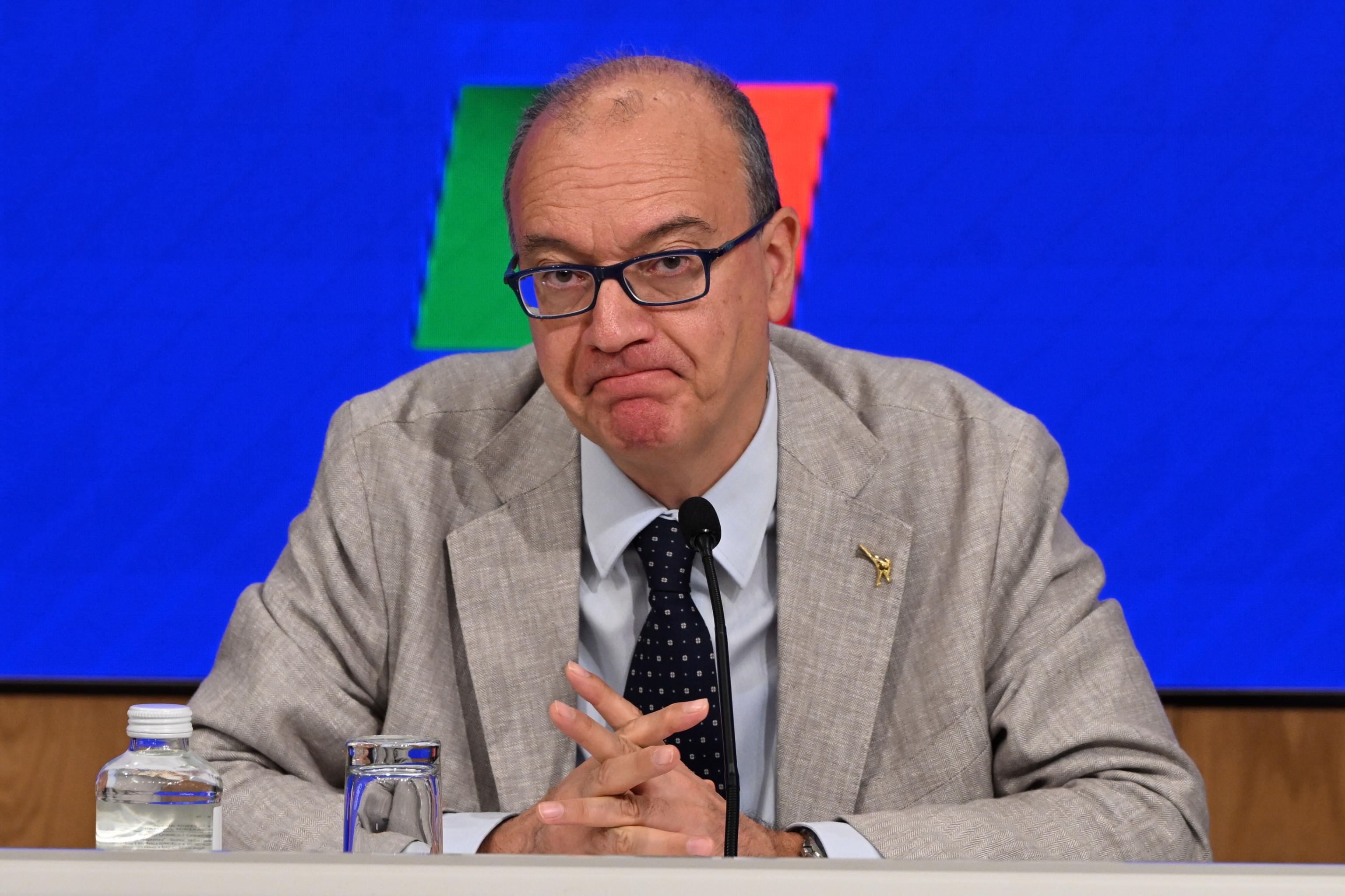 Valditara: “assumeremo 54mila prof”