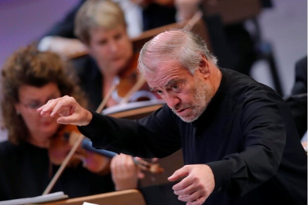 Napoli sfregia Croce