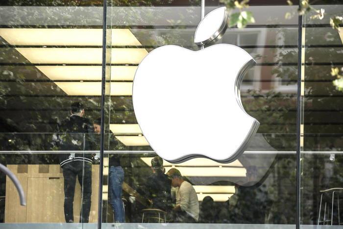 Apple crea un nuovo team per sviluppare concorrente di ChatGpt