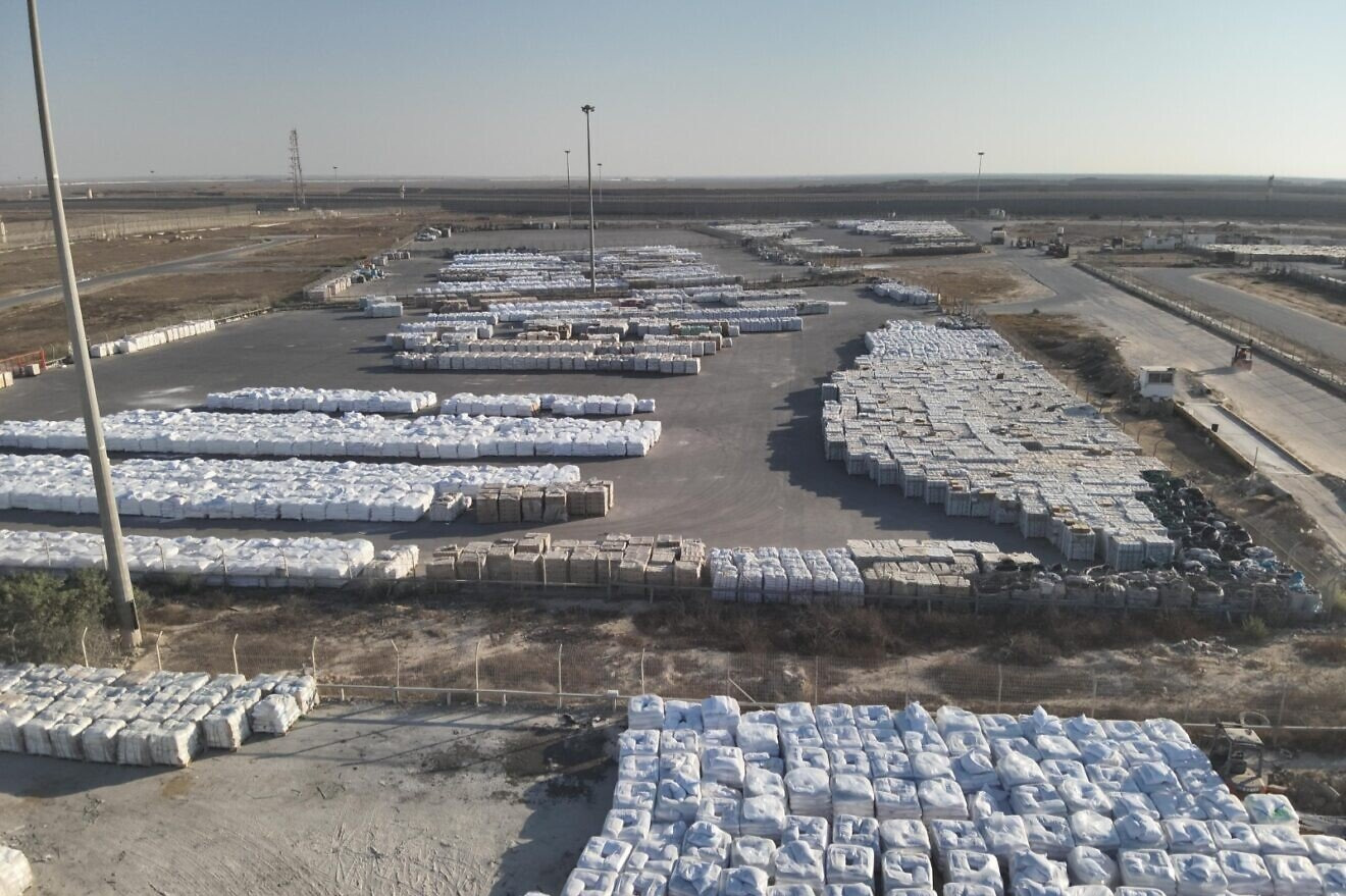 Israele pubblica il video degli aiuti umanitari non distribuiti da Onu e Ong