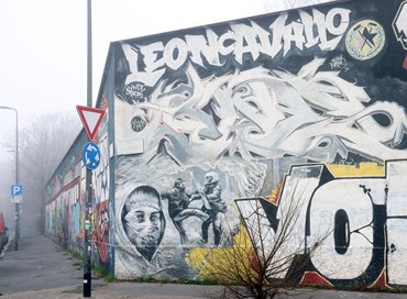 I leoncavallini sfrattati? Meglio lasciarli dentro il centro e buttare via la chiave