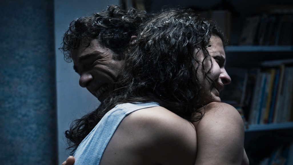 “Alpha”: adiacente a Omega