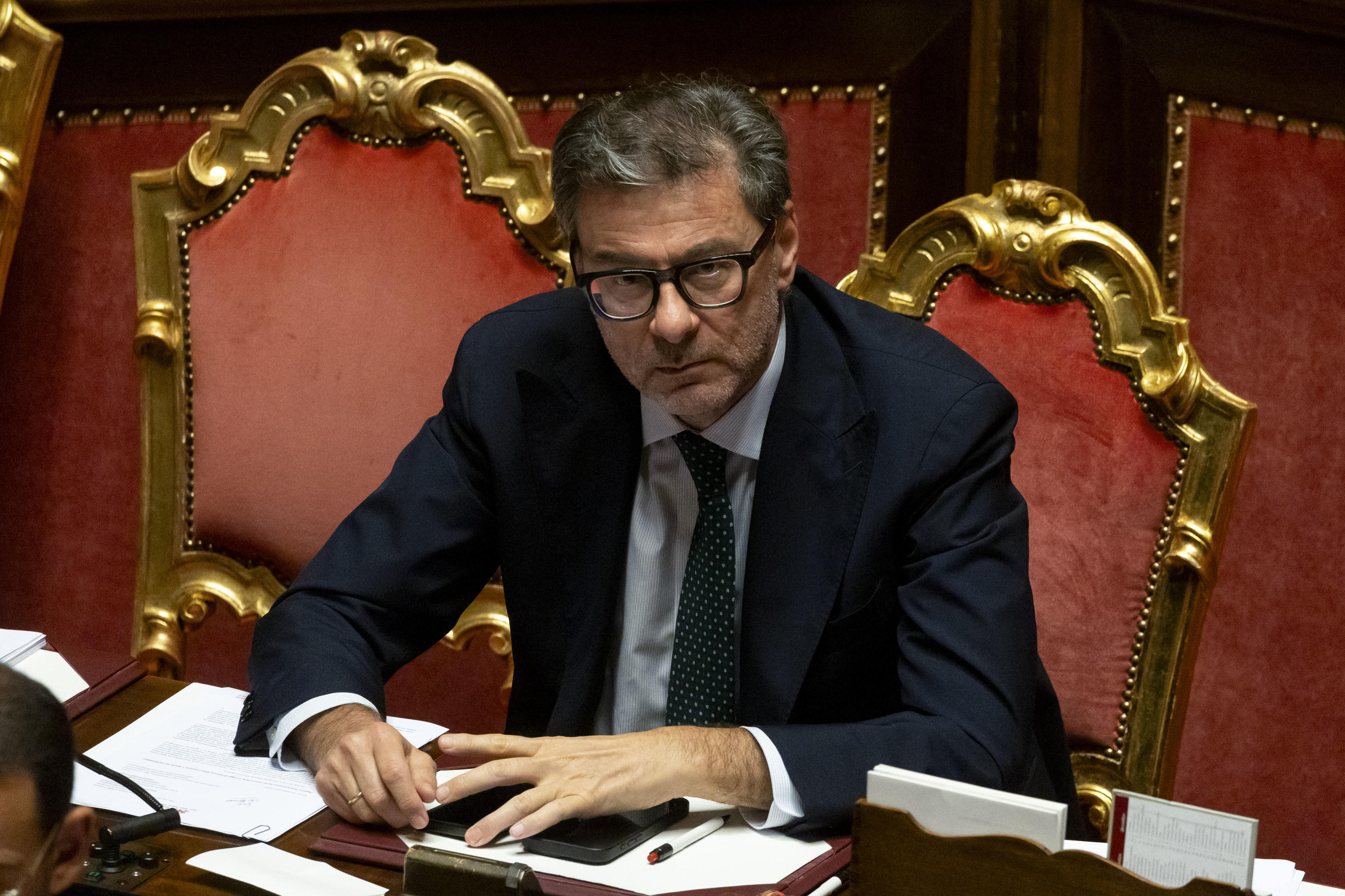 Giorgetti al Senato, serve un “confronto positivo” con le banche