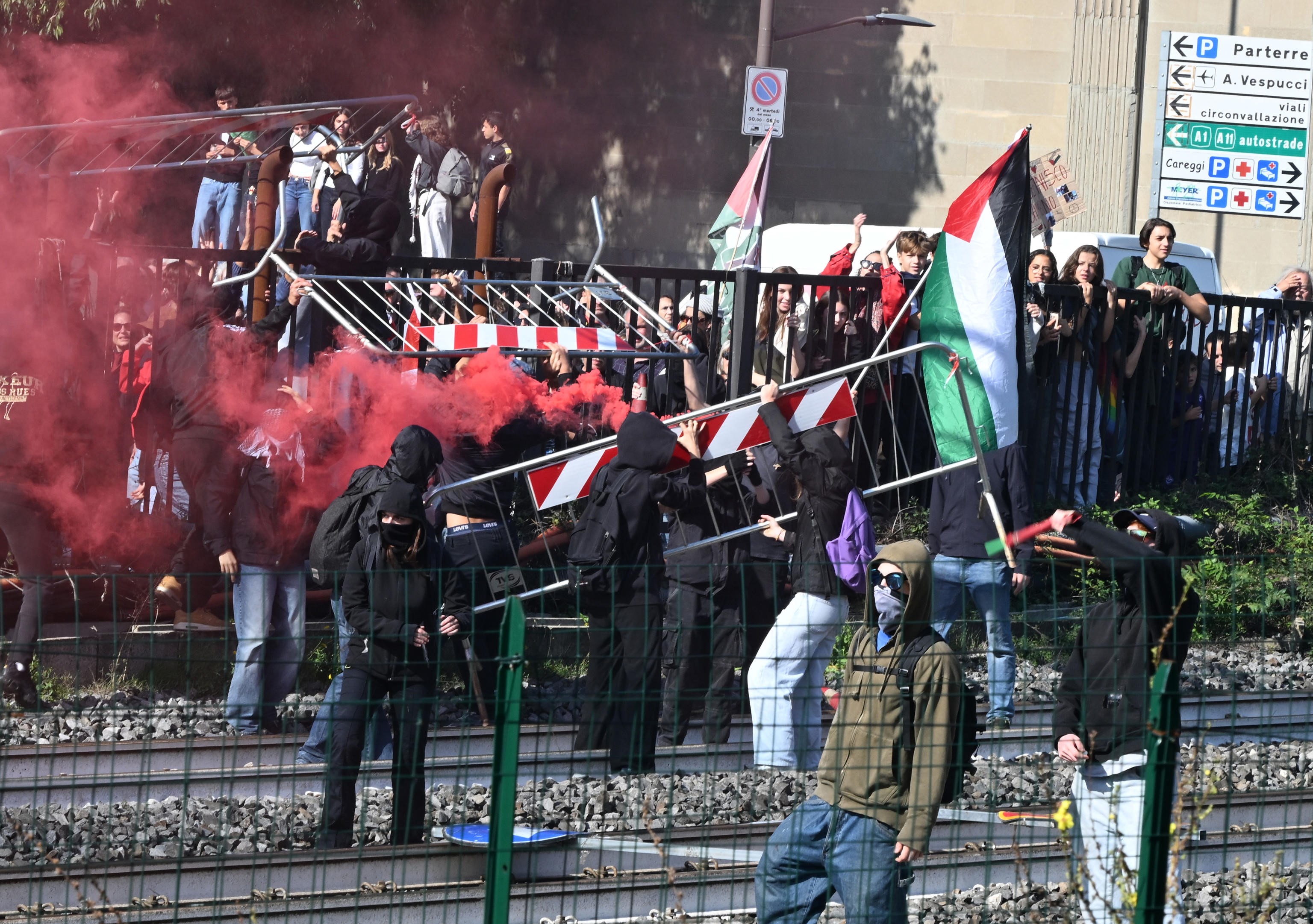 La sinistra e la stampa diffondono odio di massa, producendo grandi guai