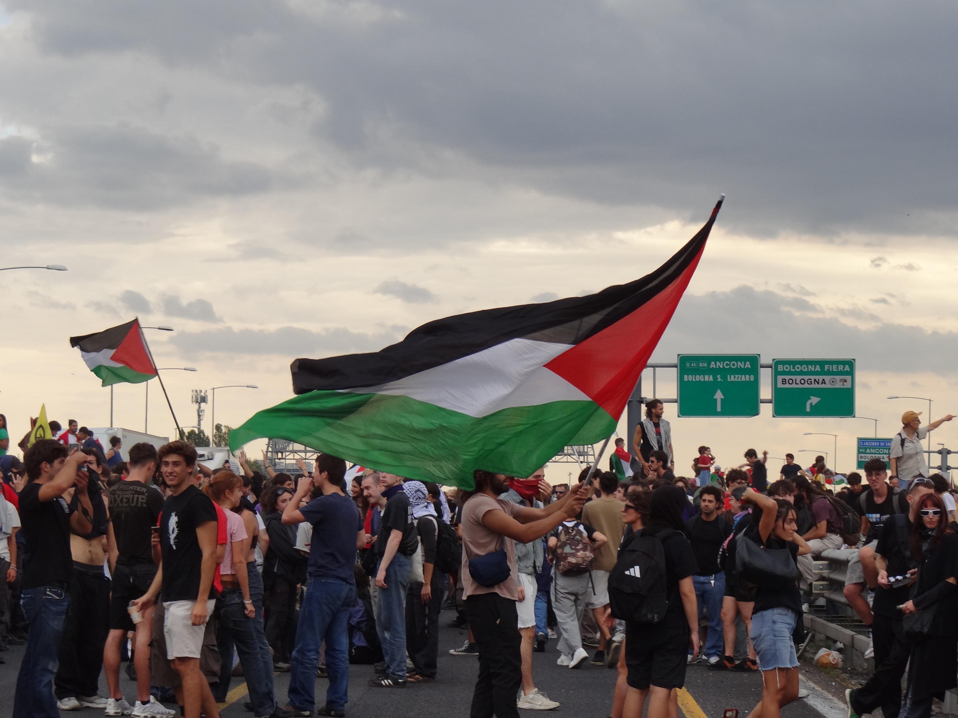 Gaza, l’islam-comunismo e l’ondata dei compagni buoni di Hamas