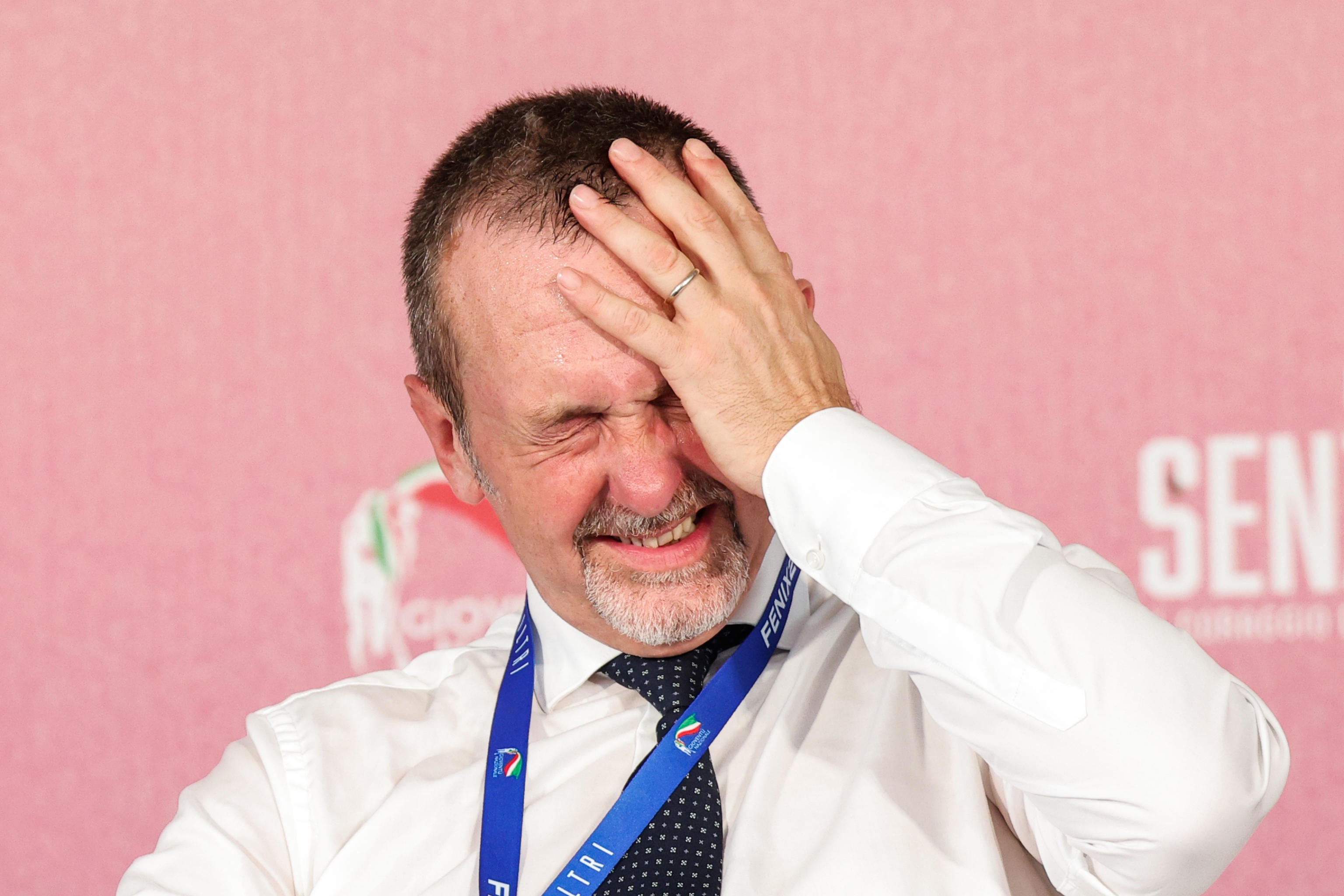 Facebook sì, ma con moderazione