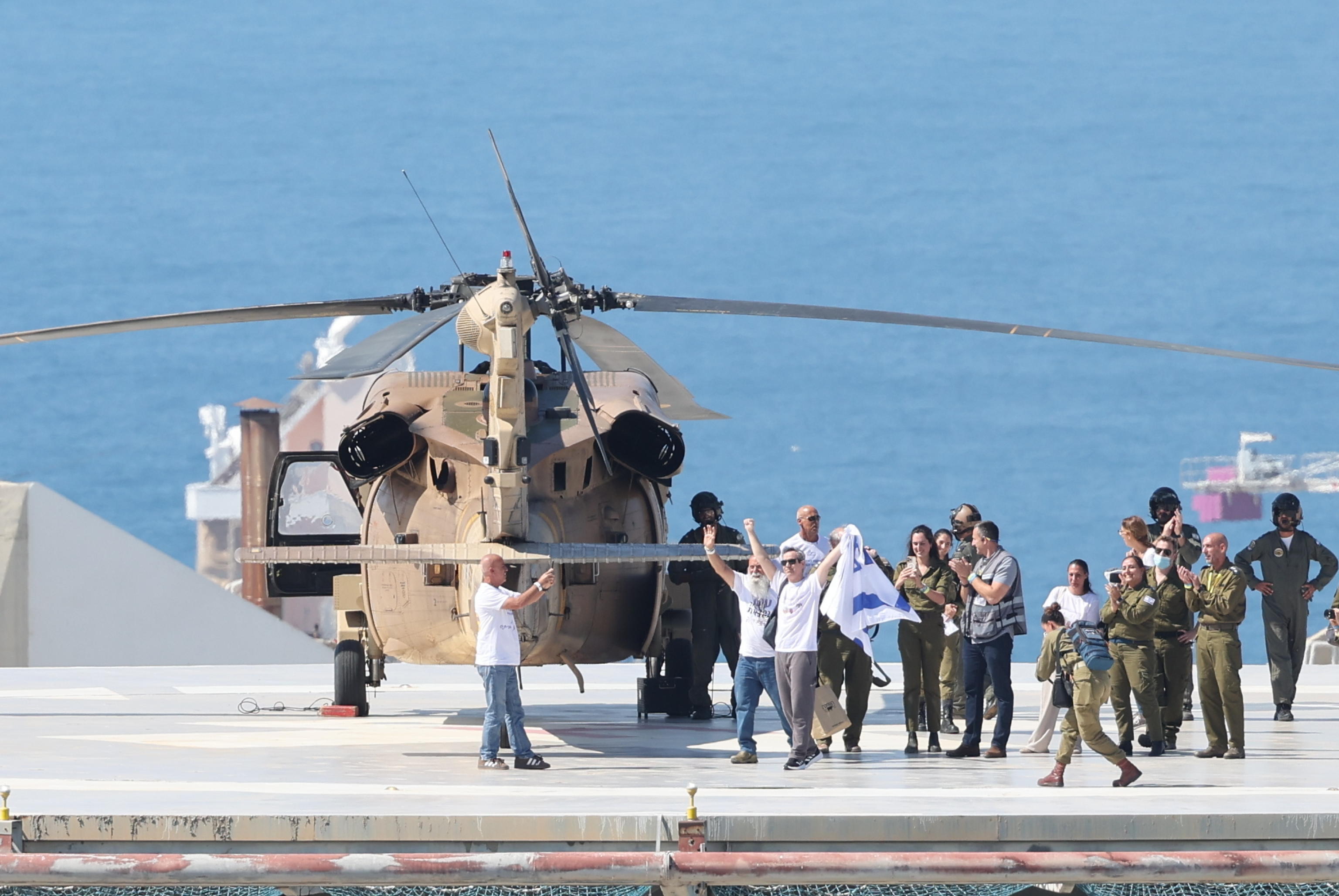 Hamas consegna altri quattro corpi, ma uno non è un ostaggio