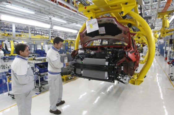 Reindustrializzare: dare lavoro produttivo al Paese