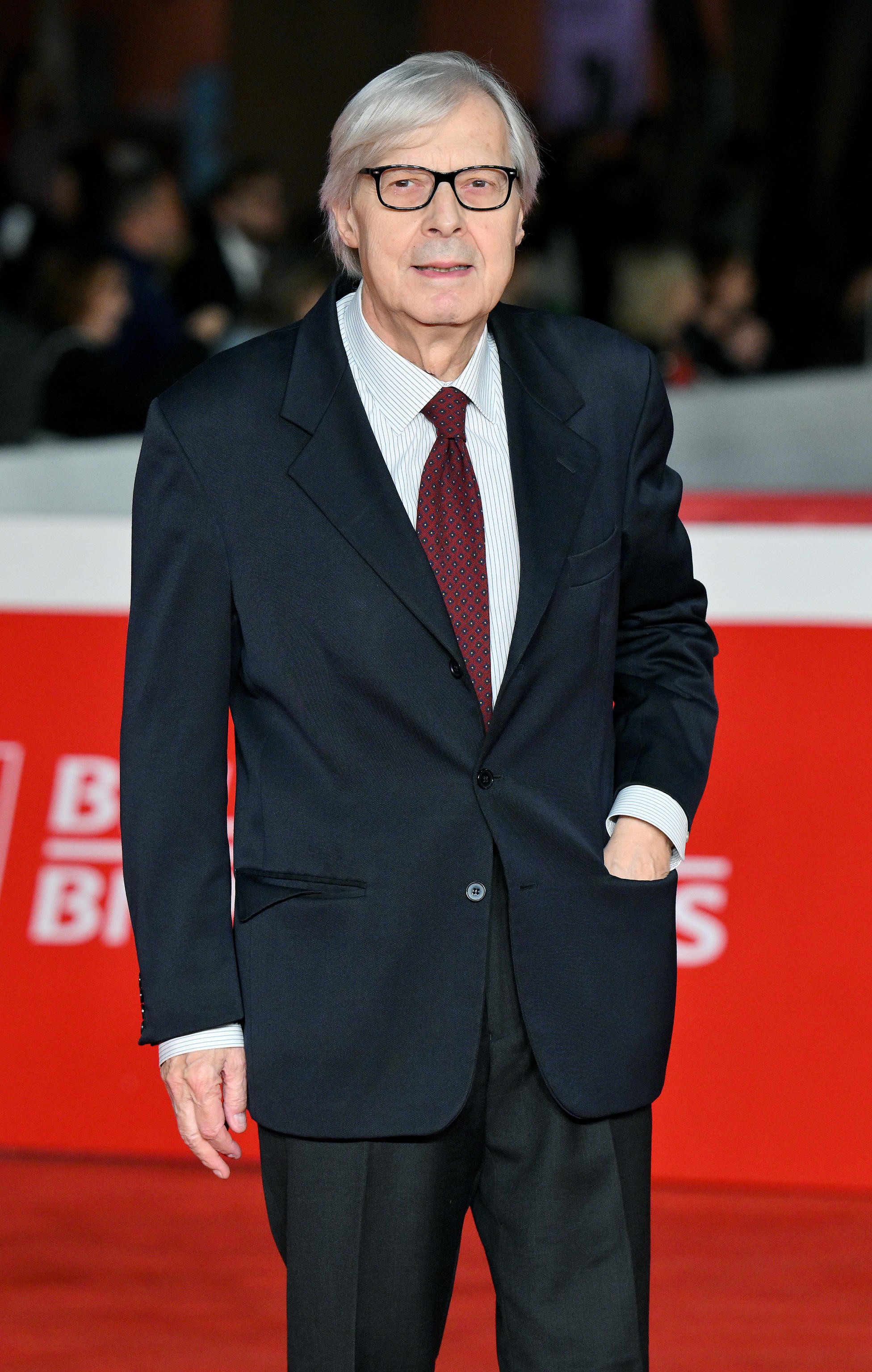 Sgarbi: quell’egoismo che soffoca il mito