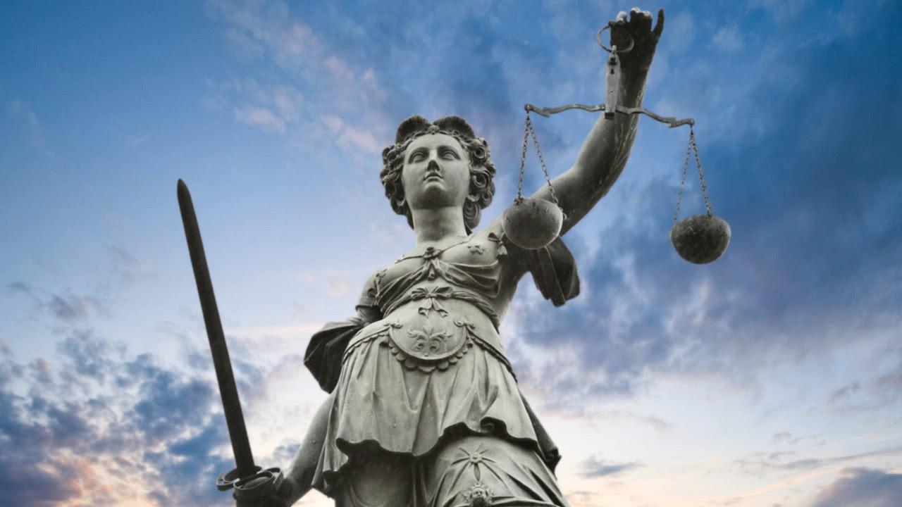 Uccidere il Re, sbranare il popolo