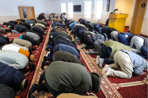 La distanza tra le civiltà e la metamorfosi necessaria per una vera integrazione