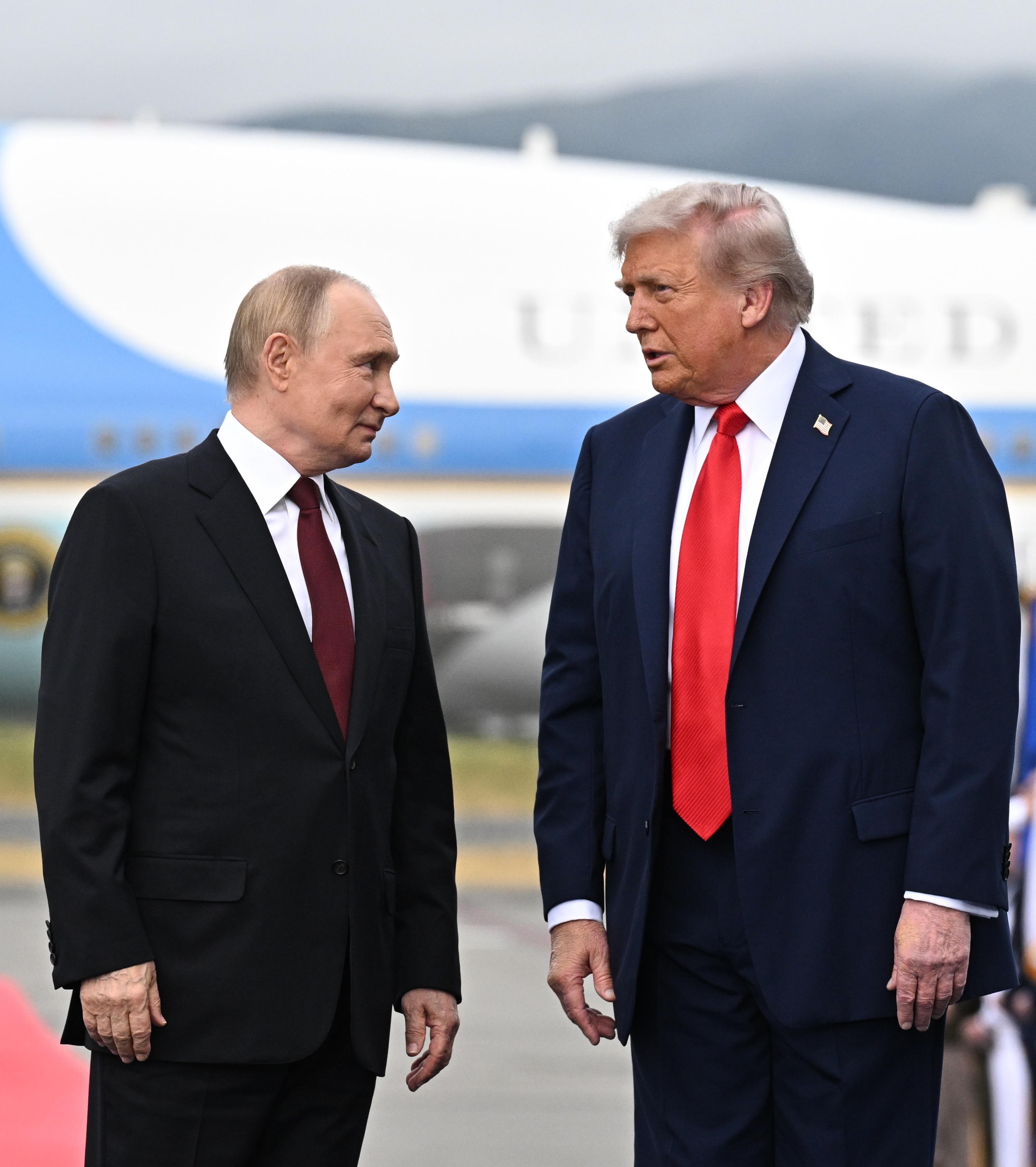 Putin risponde a Trump: il vertice “di pace” si allontana