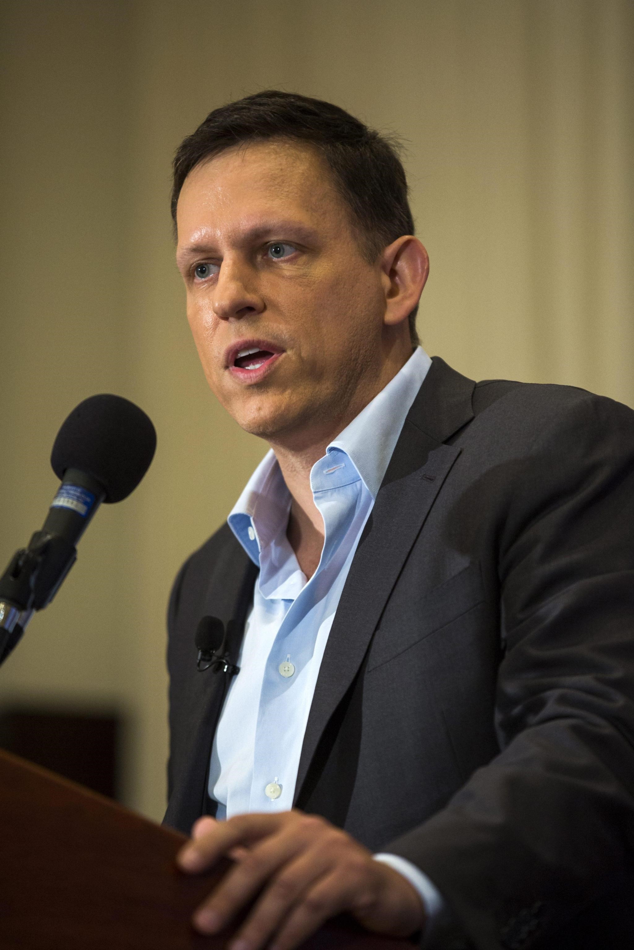 Il momento straussiano: che vorrà mai Peter Thiel?