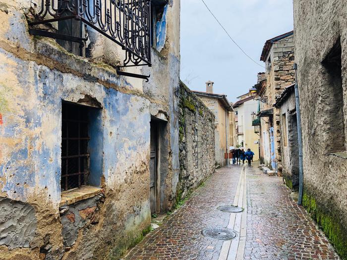 Proposta provocatoria, ma non troppo: aboliamo i Comuni