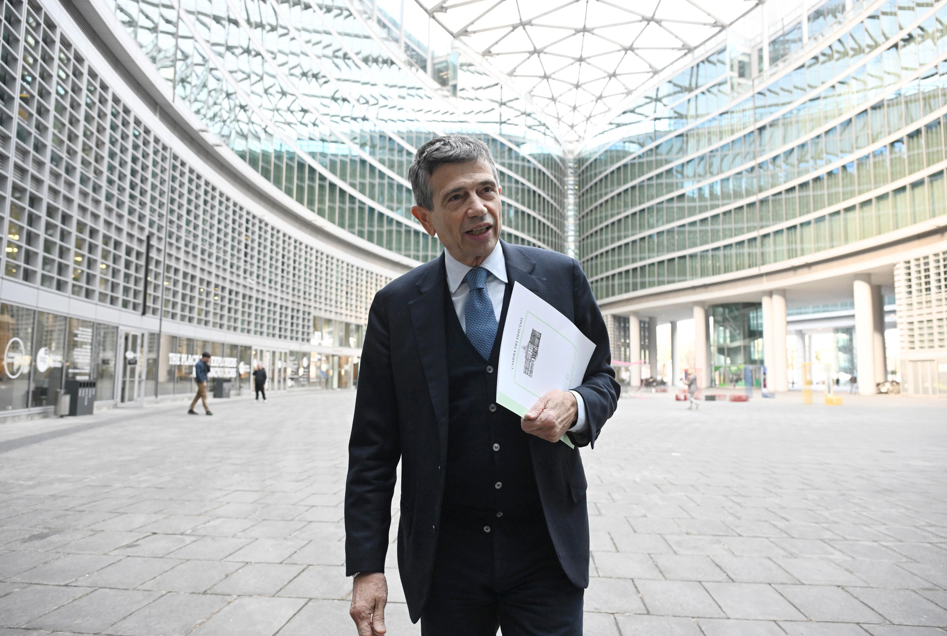 Lupi: “Legge sul fine vita va approvata, al lavoro da gennaio”