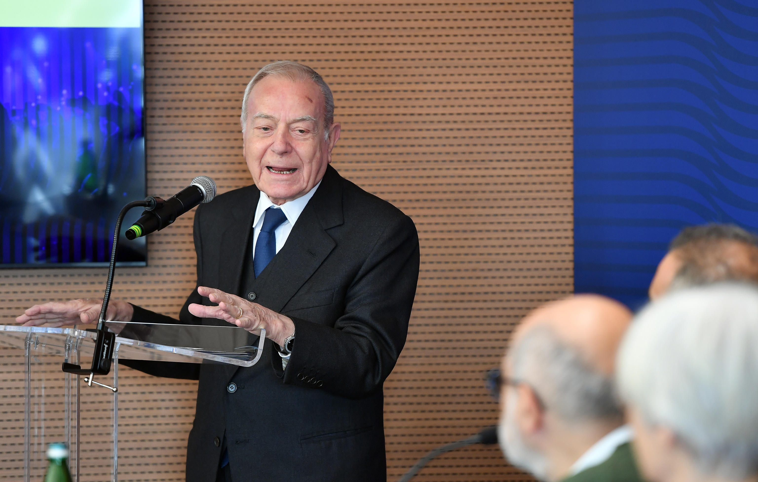 Gli ignavi non li vogliono neanche all’Inferno