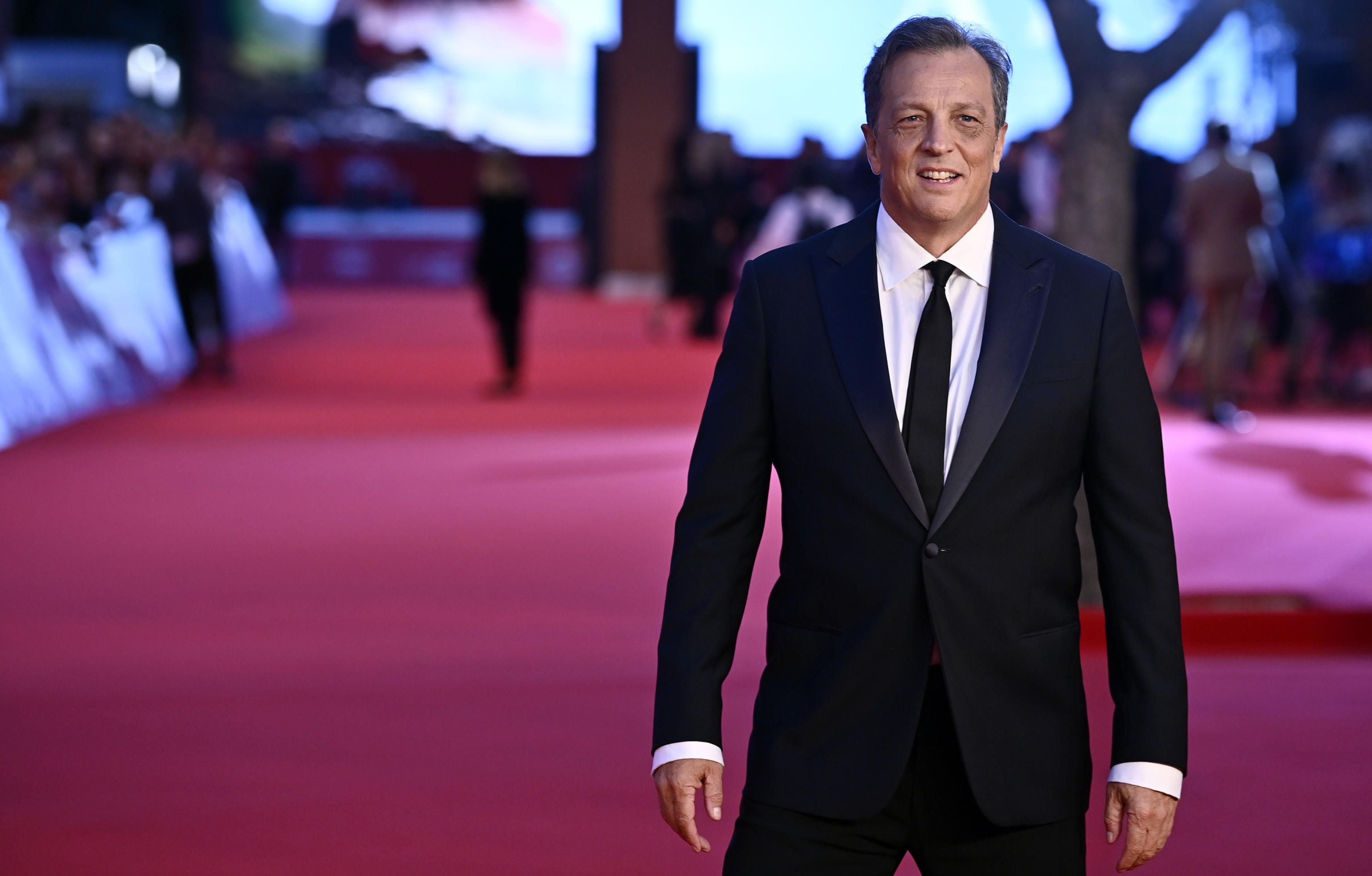 Gabriele Muccino debutta a teatro con “A casa tutti bene”