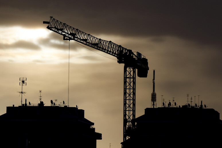 Un Paese bloccato nell’attesa