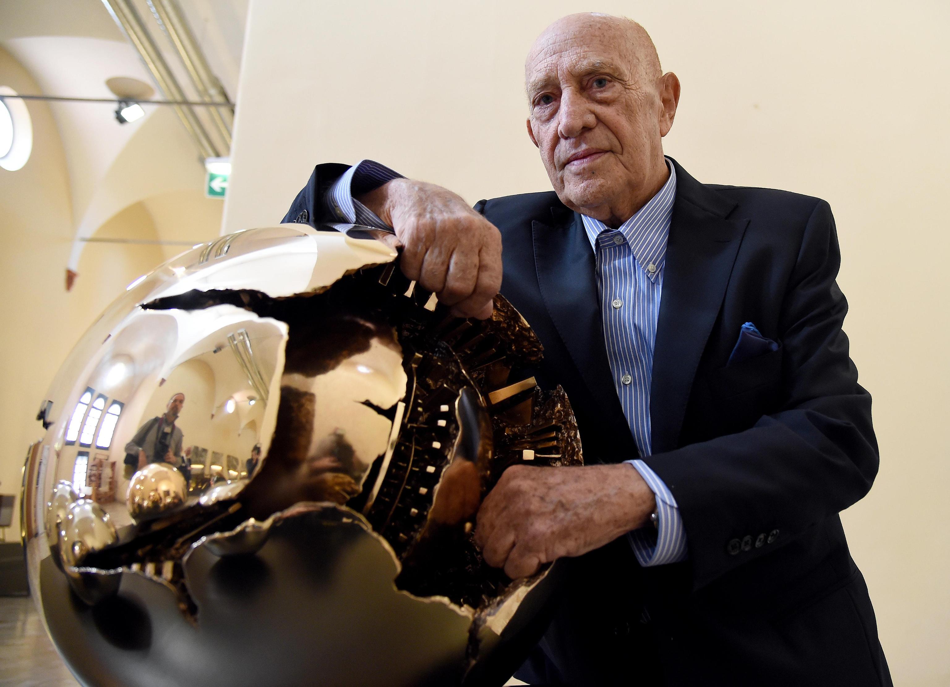 I cento anni di Arnaldo Pomodoro, il genio delle forme