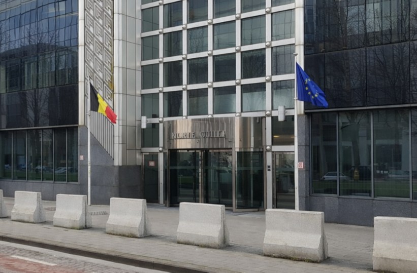 L’offensiva ibrida di Mosca contro l’Europa