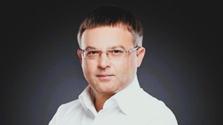 Adarich come Rossi, soldi e armi mettono a tacere