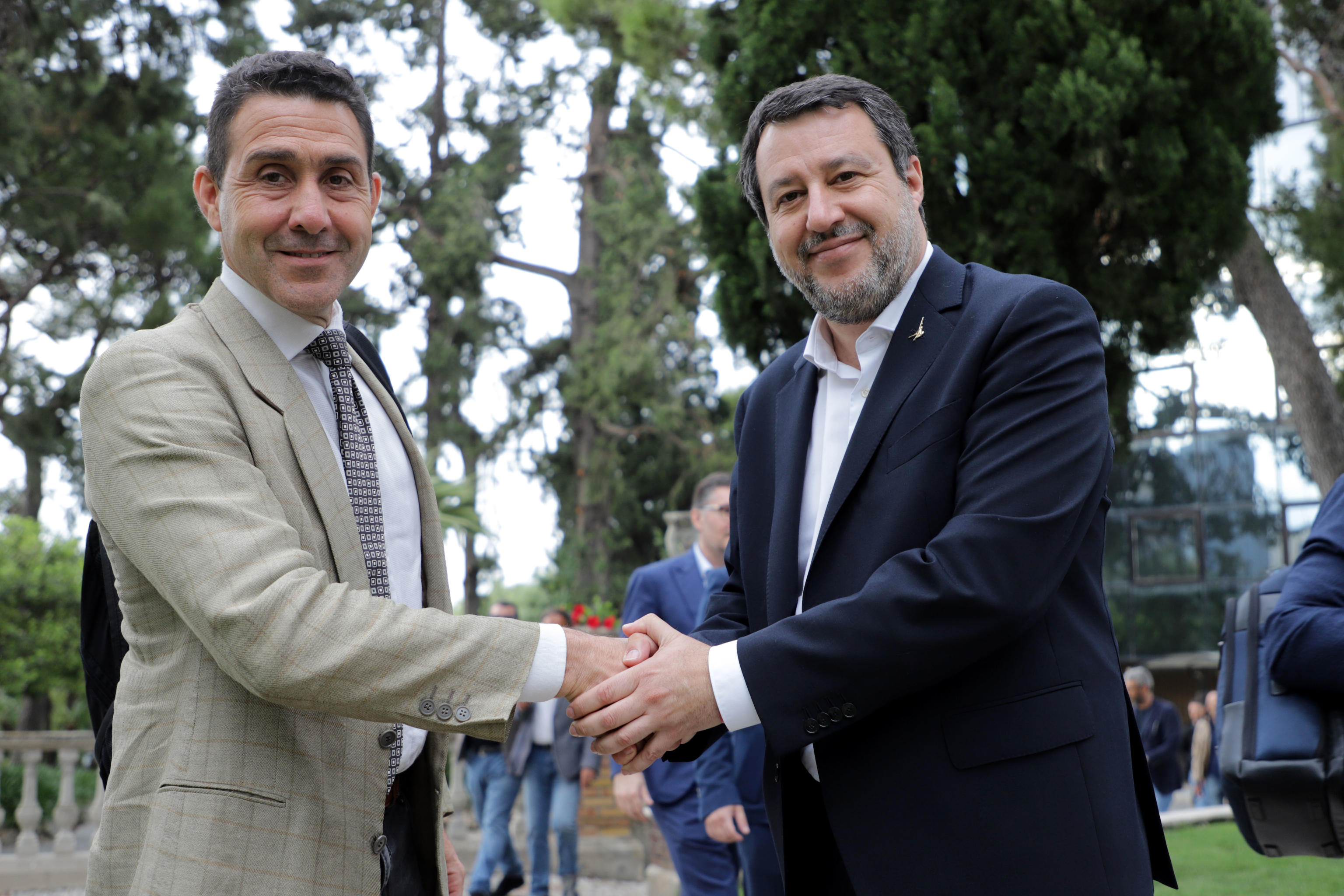 Lega, Vannacci lascia il partito: la delusione di Salvini