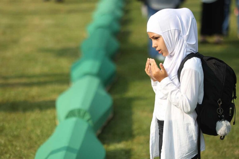 Se il sindaco di New York festeggia il velo islamico