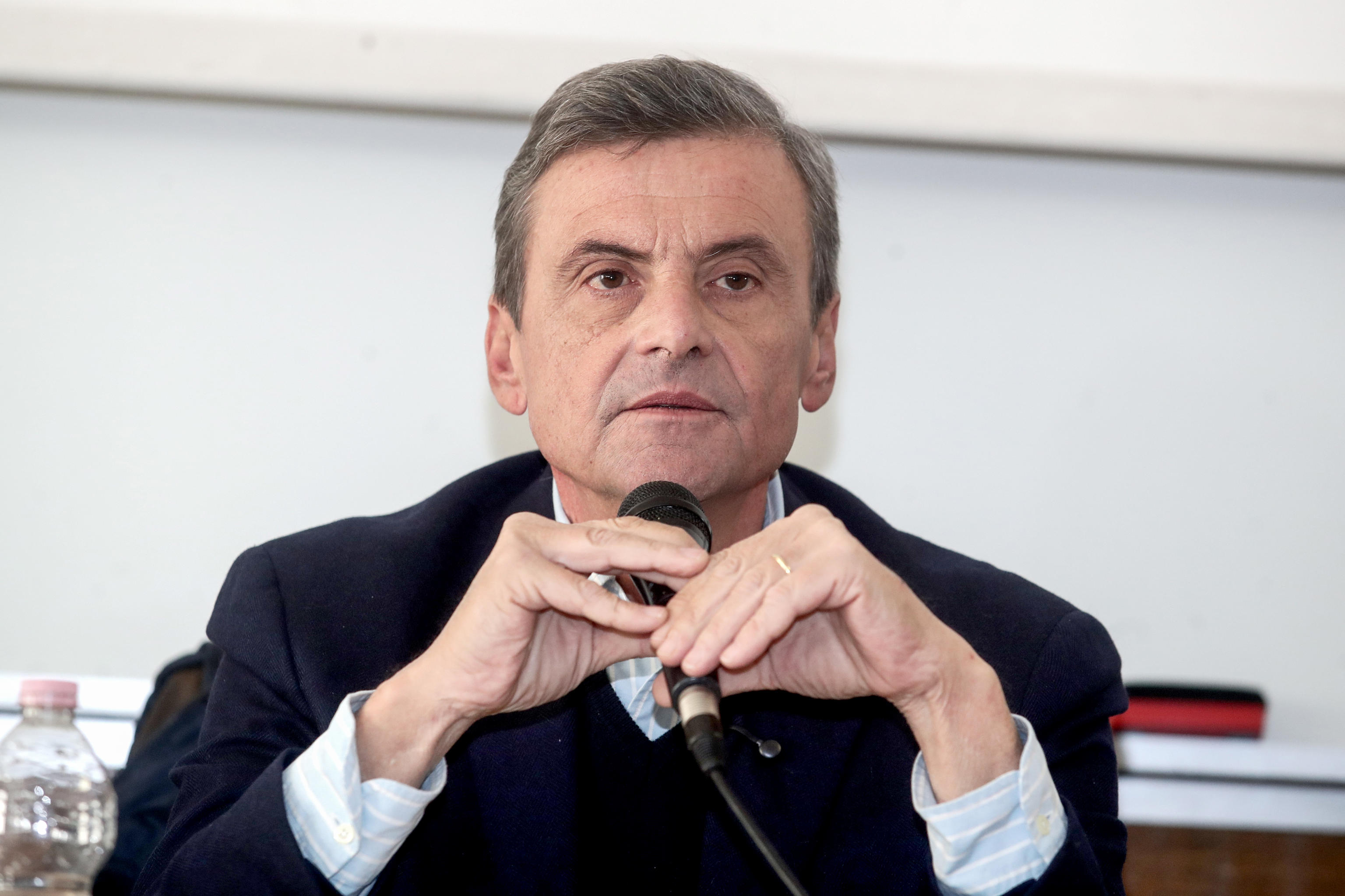 Calenda: “Pronto ad allargare il mio centro liberale ed europeista”