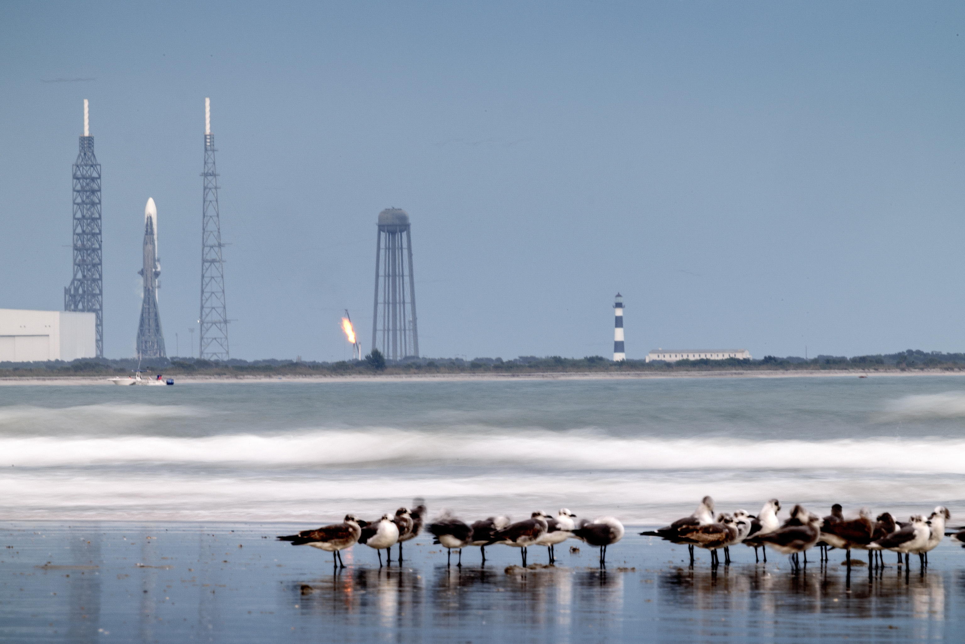 Amazon vuole rinviare il lancio dei satelliti Internet