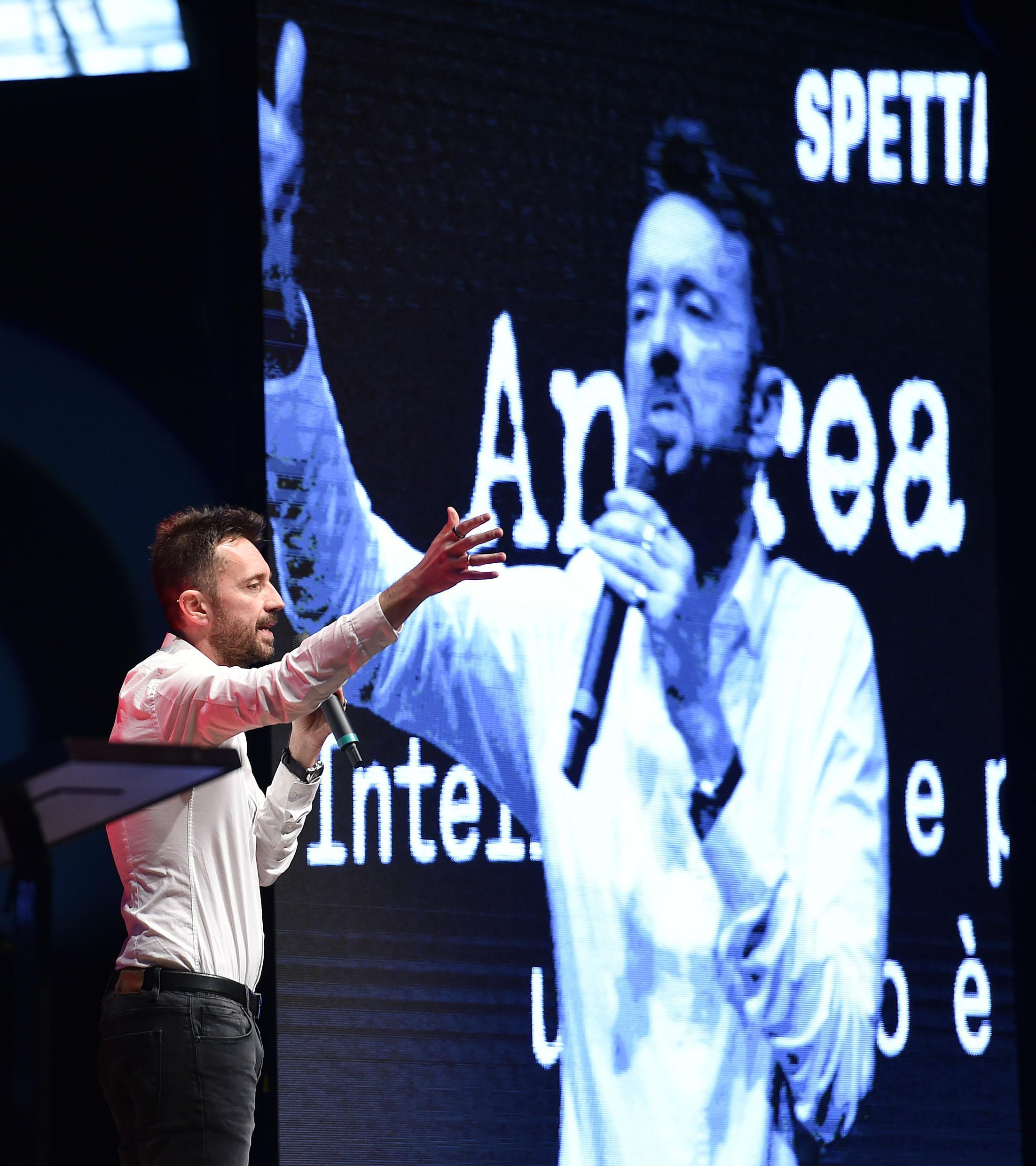 Scanzi abbia almeno la decenza di scusarsi con Sgarbi