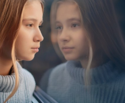 Lo sguardo negato: il bullismo silenzioso che segna una vita