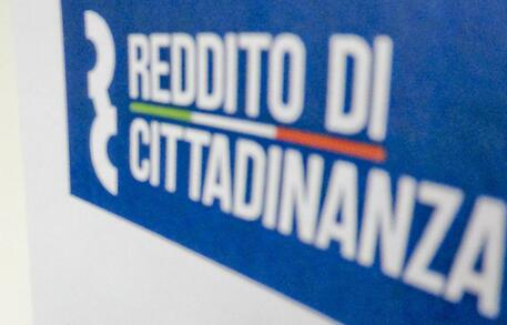 Dal sussidio alle manette: il reddito di cittadinanza