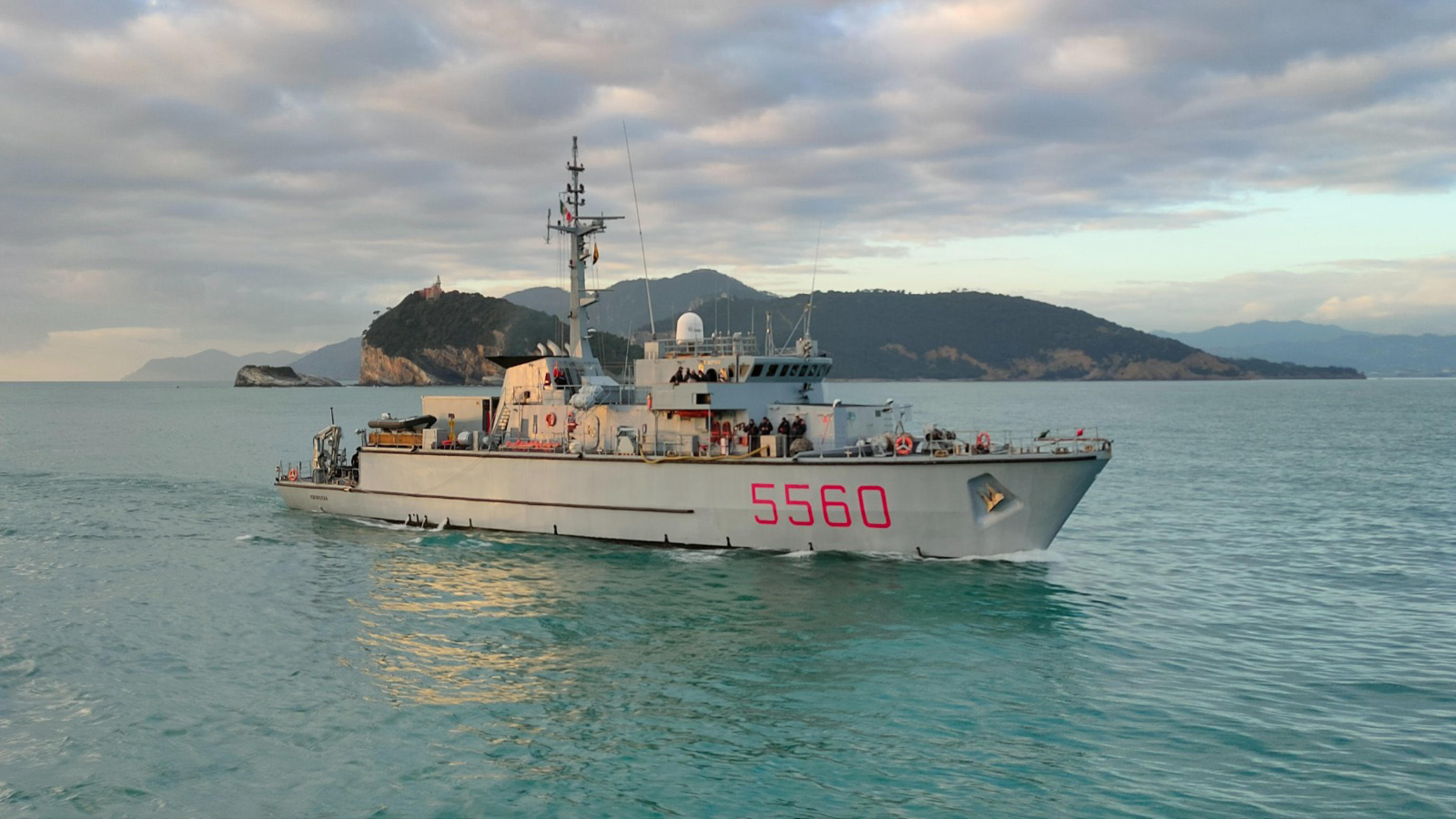 Marina militare a Hormuz: pronti a sminare lo stretto